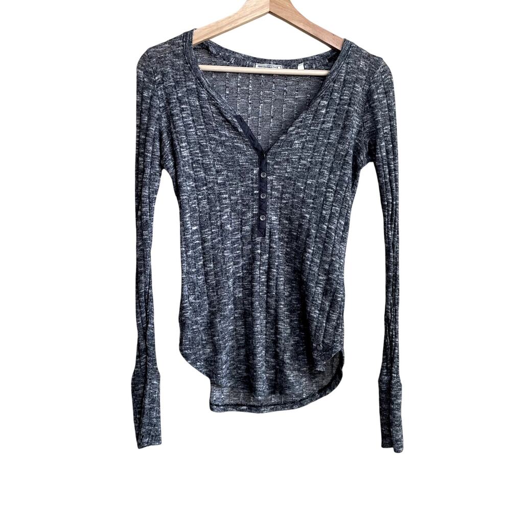 Abercrombie & Fitch gray henley pullover long sleeved top women's size small y2k